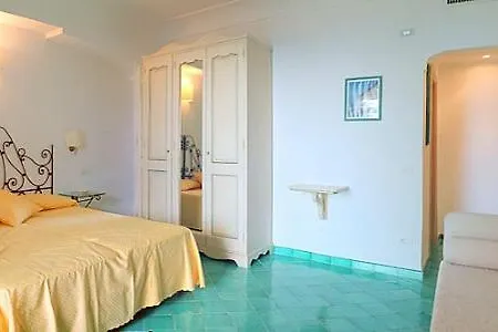 Nocelle Sleeps 2 Air Con Wifi Villa *