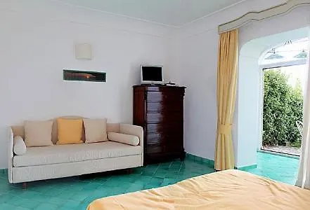 Villa Nocelle Sleeps 2 Air Con Wifi