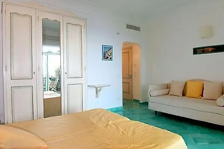 Nocelle Sleeps 2 Air Con Wifi Positano